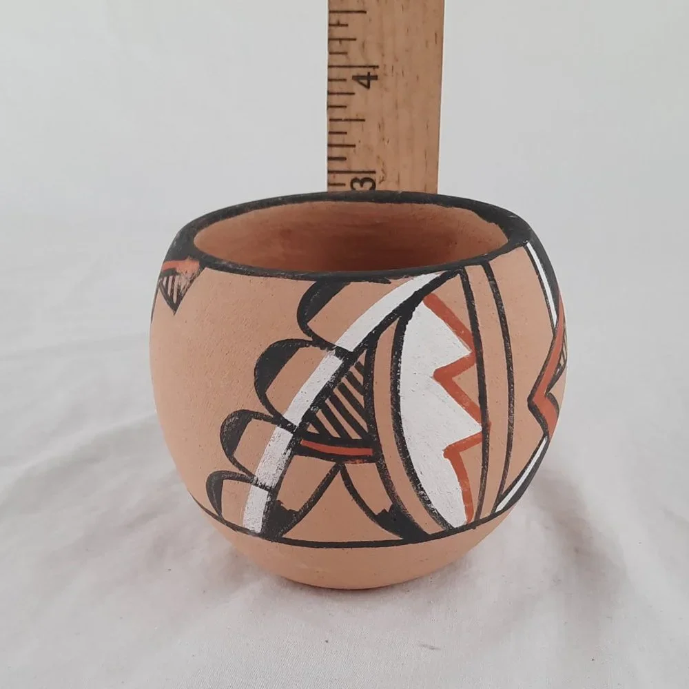 SOLD Vintage Hand Painted Jemez Pottery Bowl Signed Toya Jemez -3" high - Picture 5 of 5